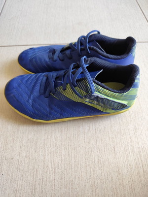 Kipsta kids football shoes used, size 32, blue and yellow