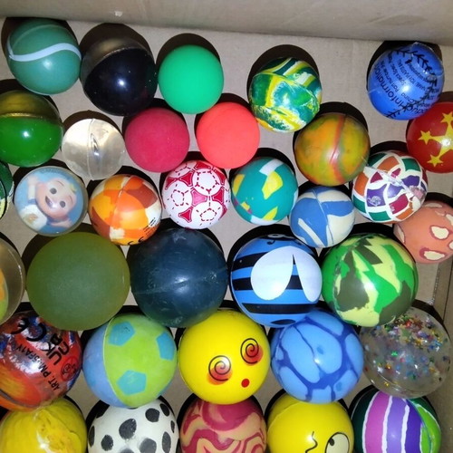 Crazy balls set like new, 60 rubber and 25 plastic pieces