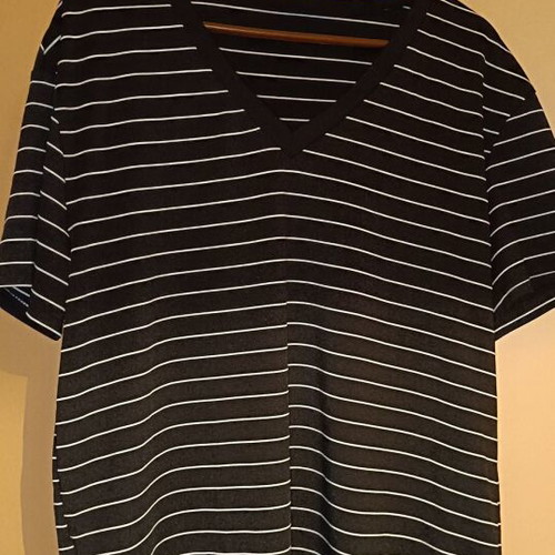 Shein black striped short sleeve t-shirt like new, size L 40/42