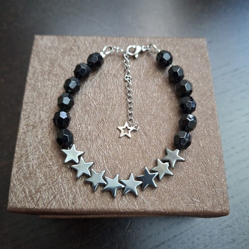 Bracelet with stainless steel stars and black acrylic beads
