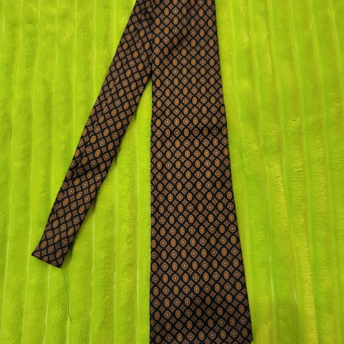 Men's Italian silk tie like new