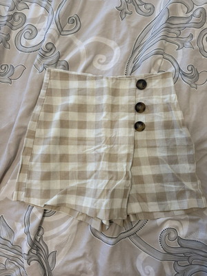 Stradivarius skort σαν καινούργιο, λευκό και μπεζ