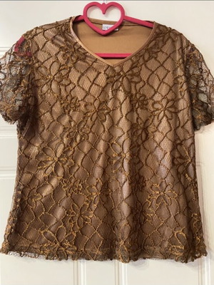 Celestino short-sleeve blouse like new with golden lace, size M