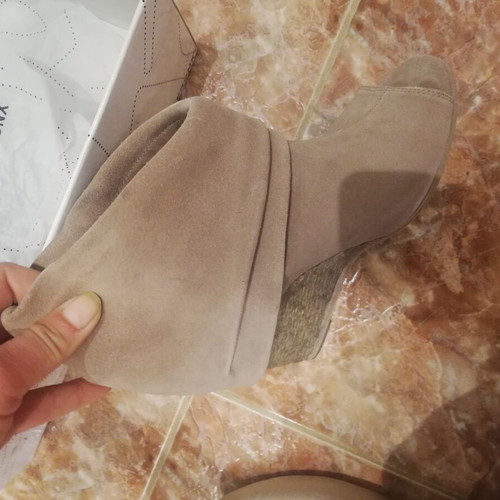 Bronx platform sandals like new, natural suede, size 38