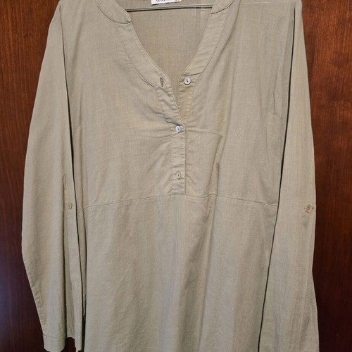 Celestino shirt like new, olive, sizes S/M