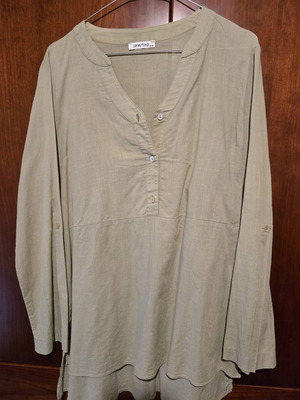 Celestino shirt like new, olive, sizes S/M