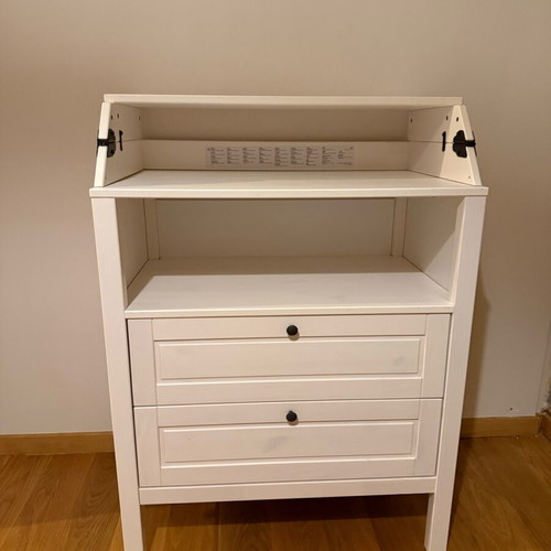 IKEA changing table-shelf like new, very practical