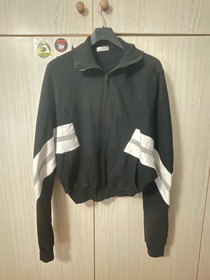 Γυναικεία αθλητική ζακέτα Wanderlust μεταχειρισμένη, μαύρη με άσπρες ρίγες