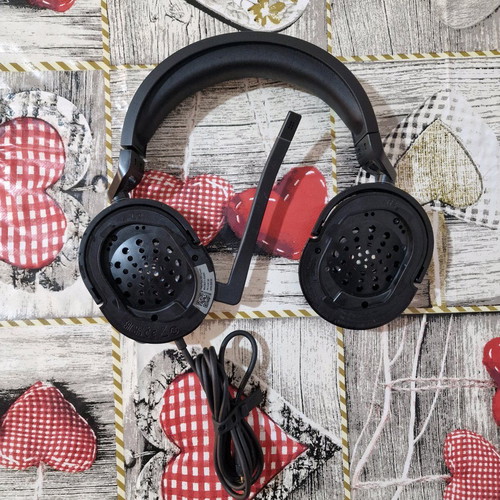 Gaming Headset Corsair HS55 like new without ear pads
