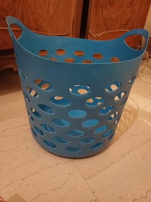 Multipurpose basket 32 liters flexible round blue like new