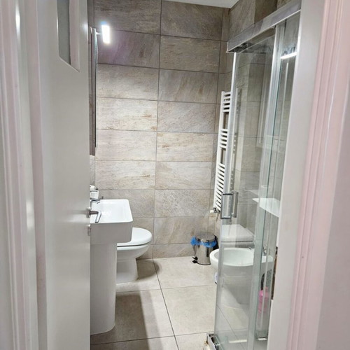 Apartment 68sqm Viktoria furnished ground floor near Viktoria square