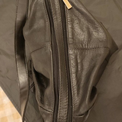 Soft Italian leather bag like new, black