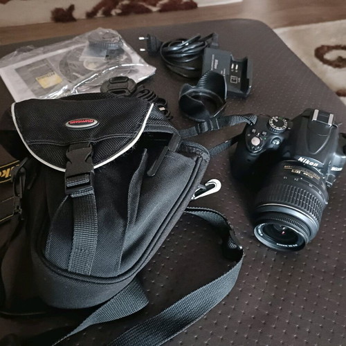 Nikon D-5000 DSLR σαν καινούργιο με μπαταρία και τσάντα μεταφοράς