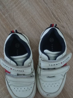Παπούτσια παιδικά Tommy Hilfiger μεταχειρισμένα, νούμερο 23, λευκά, casual