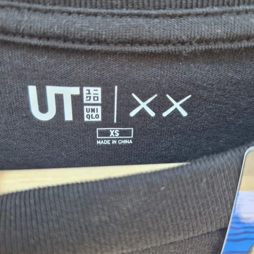 Uniqlo UT x KAWS Graphic Tee Black Size XS Brand New