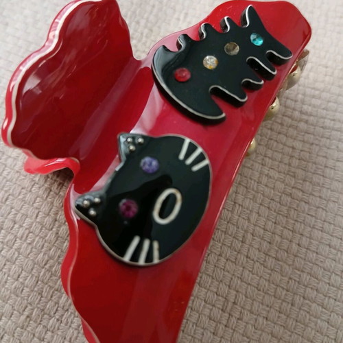 Artstar hair clip red with cat design like new