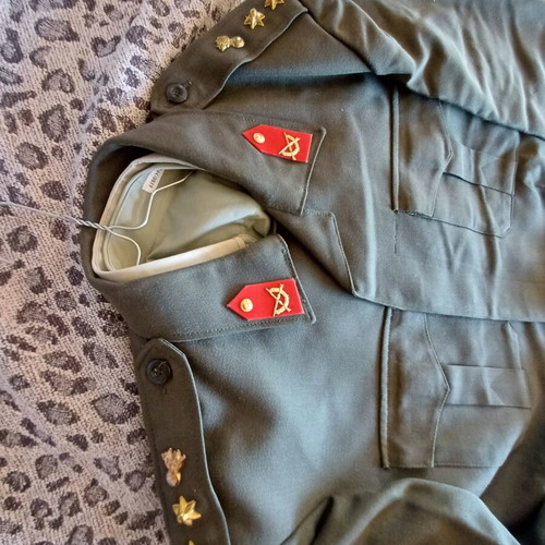 Uniform No 8B