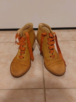 Deerberg suede ankle boots like new, orange, size 37