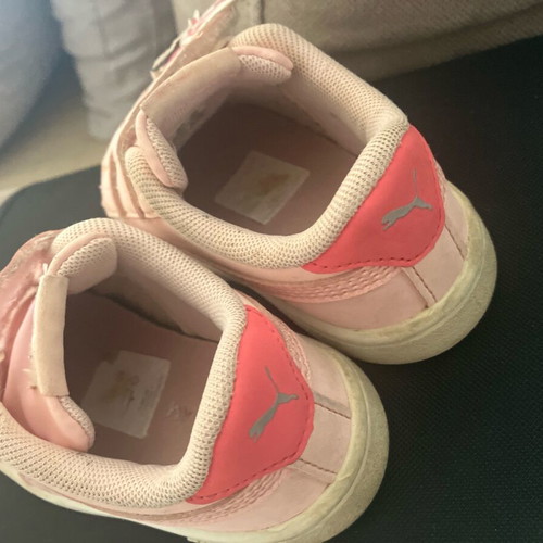 Puma kids shoes size 20 pink, like new