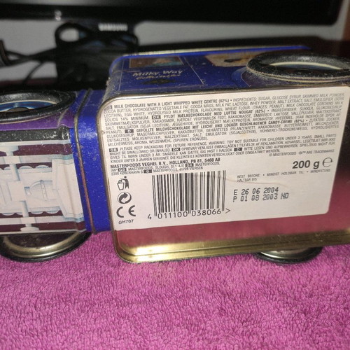 Milky Way collectible car like new