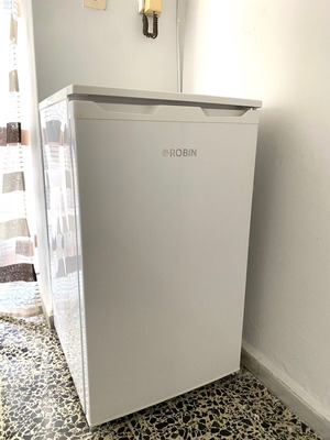 Mini Bar Robin RT-115BL refrigerator like new