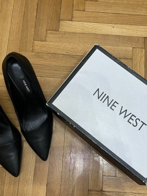 Nine West leather pumps size 40 like new, black