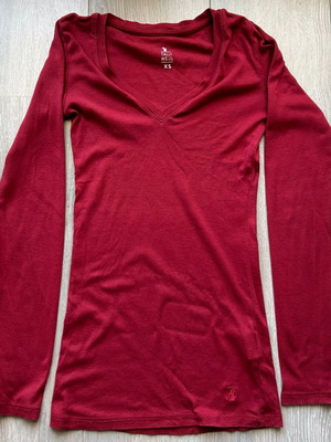 Women's top red long sleeve like new, size XS