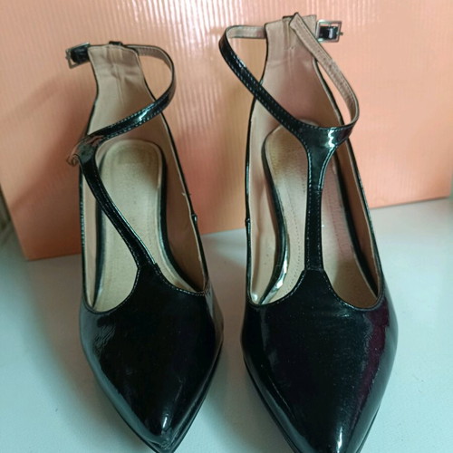 Maria Mare black heels size 37 with ankle strap like new