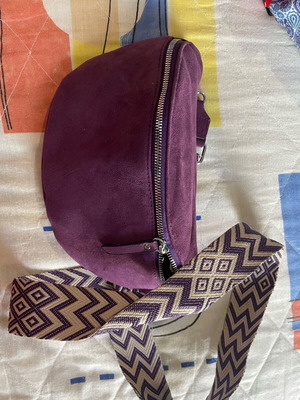 A To Z Greek crossbody bag used, purple