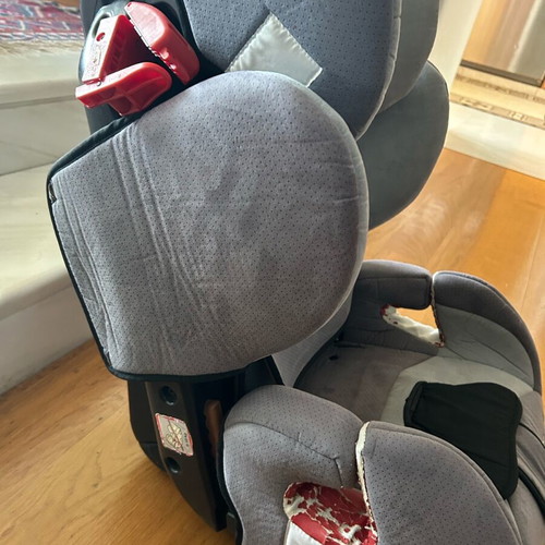 Recaro child car seat used without harnesses