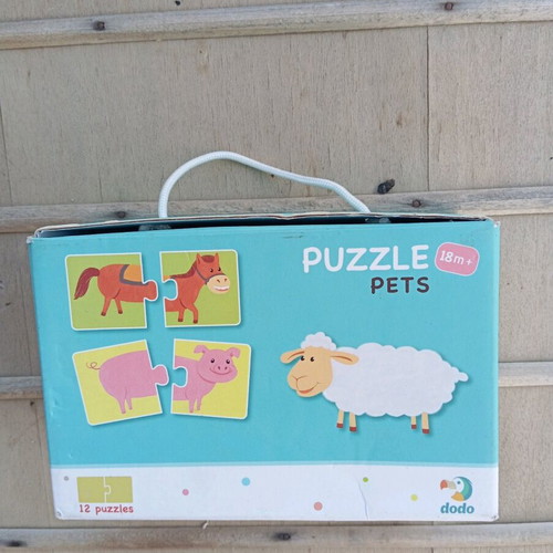 Baby puzzle game with animals