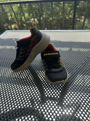 Sketchers sneakers used, size 23, black