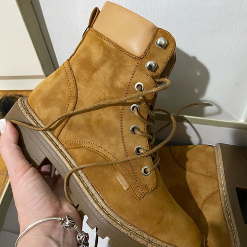 Only brown ankle boots new, size 38
