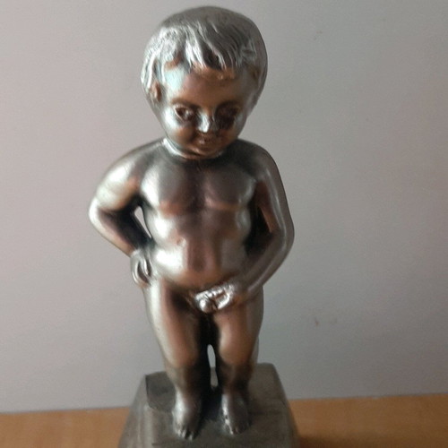 Vintage metal thermometer with small child figure like new