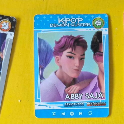 Kpop collectible cards set of 12 like new