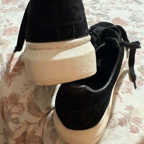 Alexander McQueen black suede sneakers like new, size 40