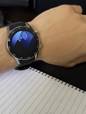 3guys Smartwatch like new with rubber strap and stainless steel band