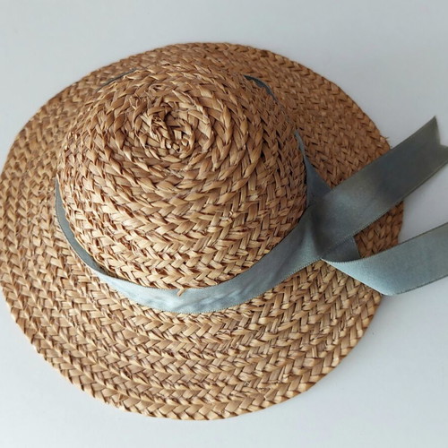Straw hat for dolls used, miniature with gray satin ribbon
