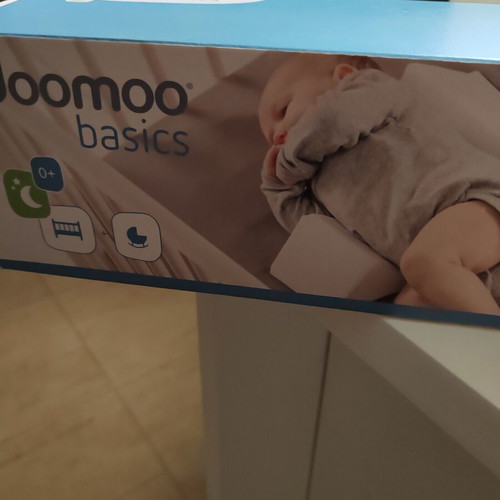Doomoo baby support pillow like new, sleep wedge