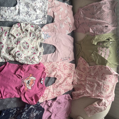 Baby clothing lot size 80/12 months like new