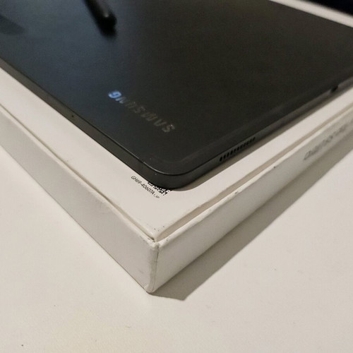 Samsung Tab S8 Ultra 512GB 16GB like new with pen and Spigen Armor case