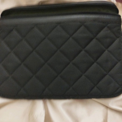 Knomo tablet sleeve bag used, leather and quilted fabric