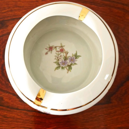 Porcelain ashtray Masse Bavaria like new with painted flowers