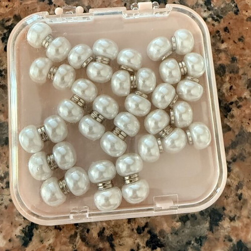 Magnetic pearl veil weights