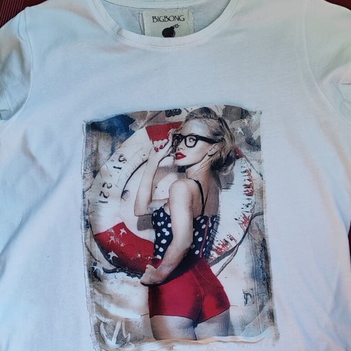 Bigbong white women's T-shirt M with pin-up print like new