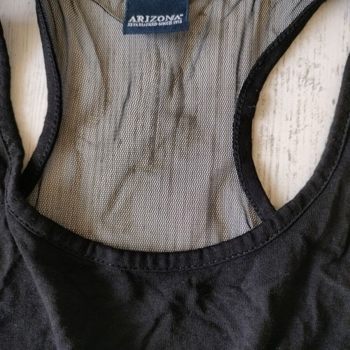 Women's sports tank top like new with mesh back, size L