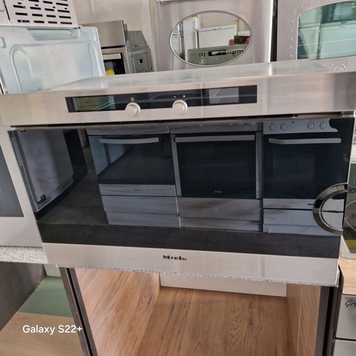 Miele DG2661 Built-in Steam Oven like new