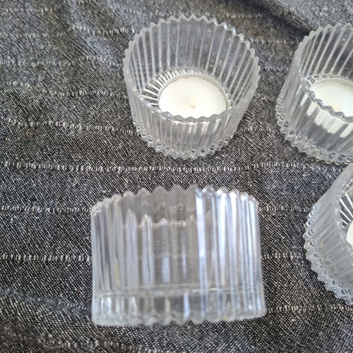 Glass candle holders set of 4 with tealights like new, 7 cm each