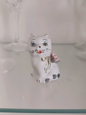 Cat figurine used, porcelain vintage decorative