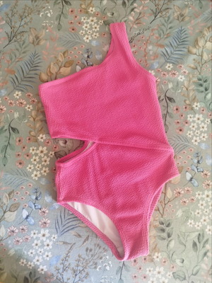 Girls' one-piece swimsuit like new, pink, size 4-5 years